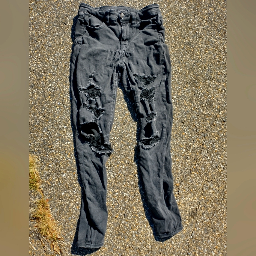 American Eagle Jeans Size 2 Reg Black Distressed